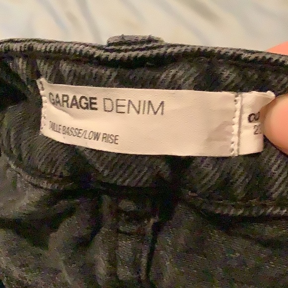 These black low rise jeans are stunning - Picture 3 of 3